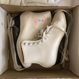 Katrina figure skates, size 5
